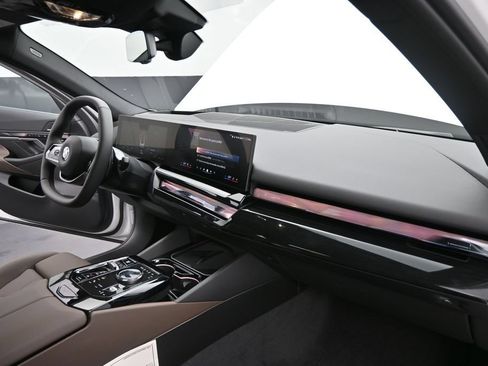 New 2027 BMW 530i RWD image 20