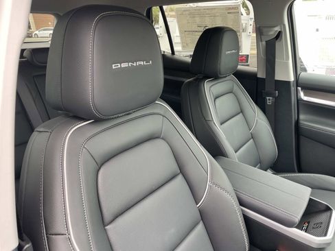 New 2026 GMC Terrain Denali w/ LPO, Black Badging Package AWD/4WD image 29