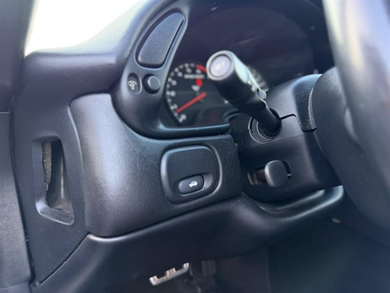 Used 2000 Chevrolet Corvette Coupe RWD image 34