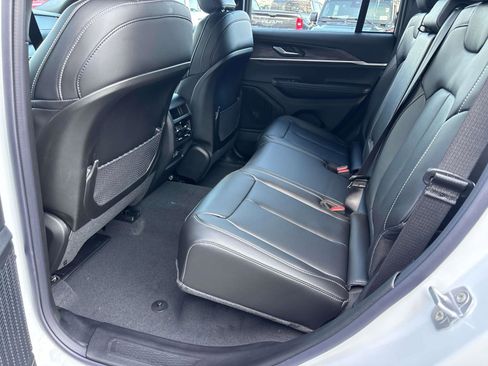 New 2025 Jeep Grand Cherokee Limited w/ Black Appearance Package image 6