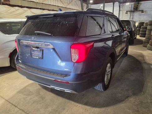 Used 2020 Ford Explorer XLT w/ Equipment Group 202A AWD/4WD image 2