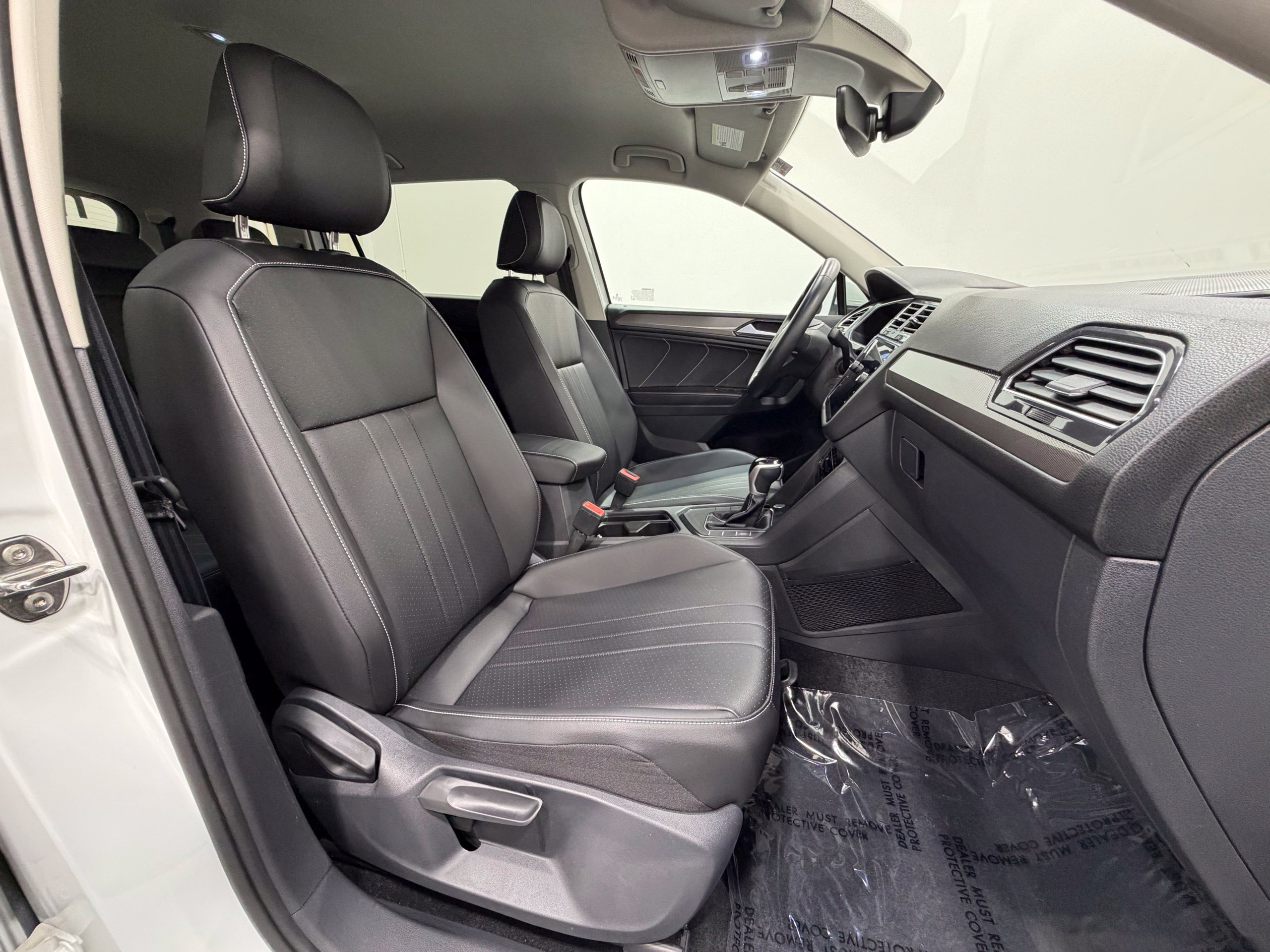 Used 2023 Volkswagen Tiguan SE FWD image 28