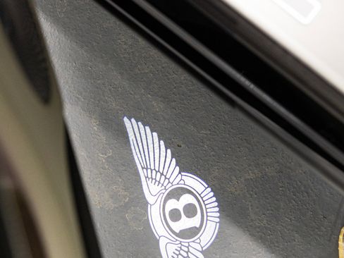 New 2025 Bentley Bentayga Extended Wheelbase image 17