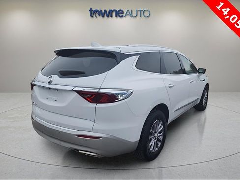 Used 2023 Buick Enclave Essence image 5