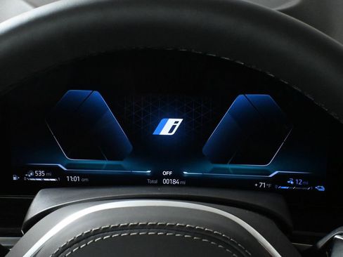 Used 2025 BMW X5 xDrive50e w/ M Sport Package image 21