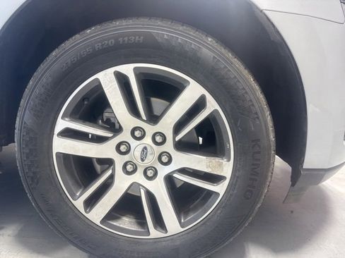 Used 2024 Ford Expedition Limited image 4