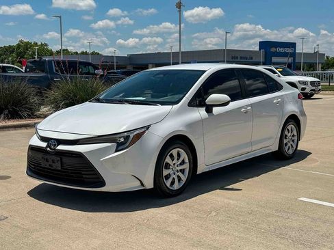 Used 2023 Toyota Corolla LE FWD image 7