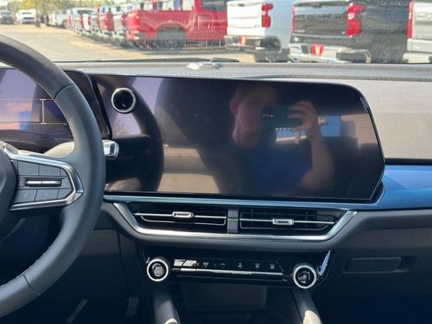 New 2026 Chevrolet Equinox EV LT image 8