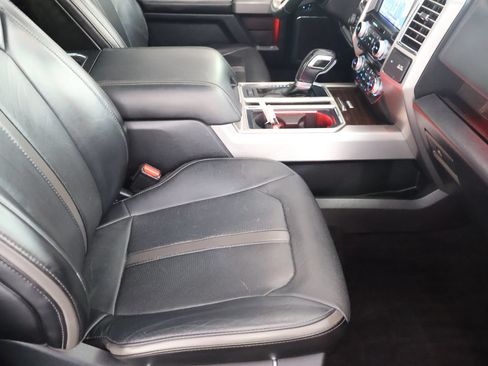 Used 2015 Ford F150 Platinum w/ Equipment Group 701A Luxury AWD/4WD image 58