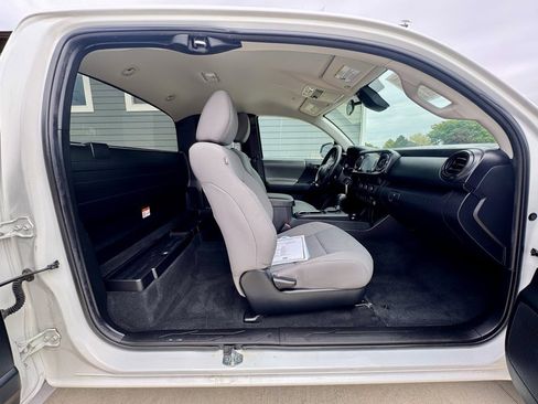 Used 2021 Toyota Tacoma SR image 14