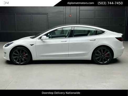 Used 2020 Tesla Model 3 Performance image 4