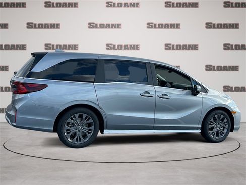 New 2026 Honda Odyssey Touring image 6