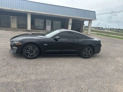 Used 2019 Ford Mustang GT RWD image 9
