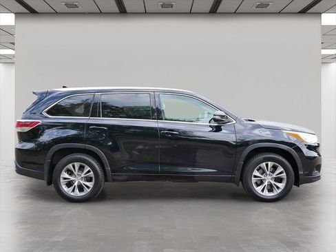 Used 2015 Toyota Highlander XLE AWD/4WD image 6