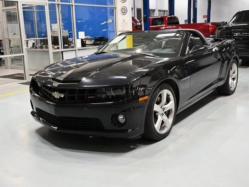 Used 2011 Chevrolet Camaro SS image 2