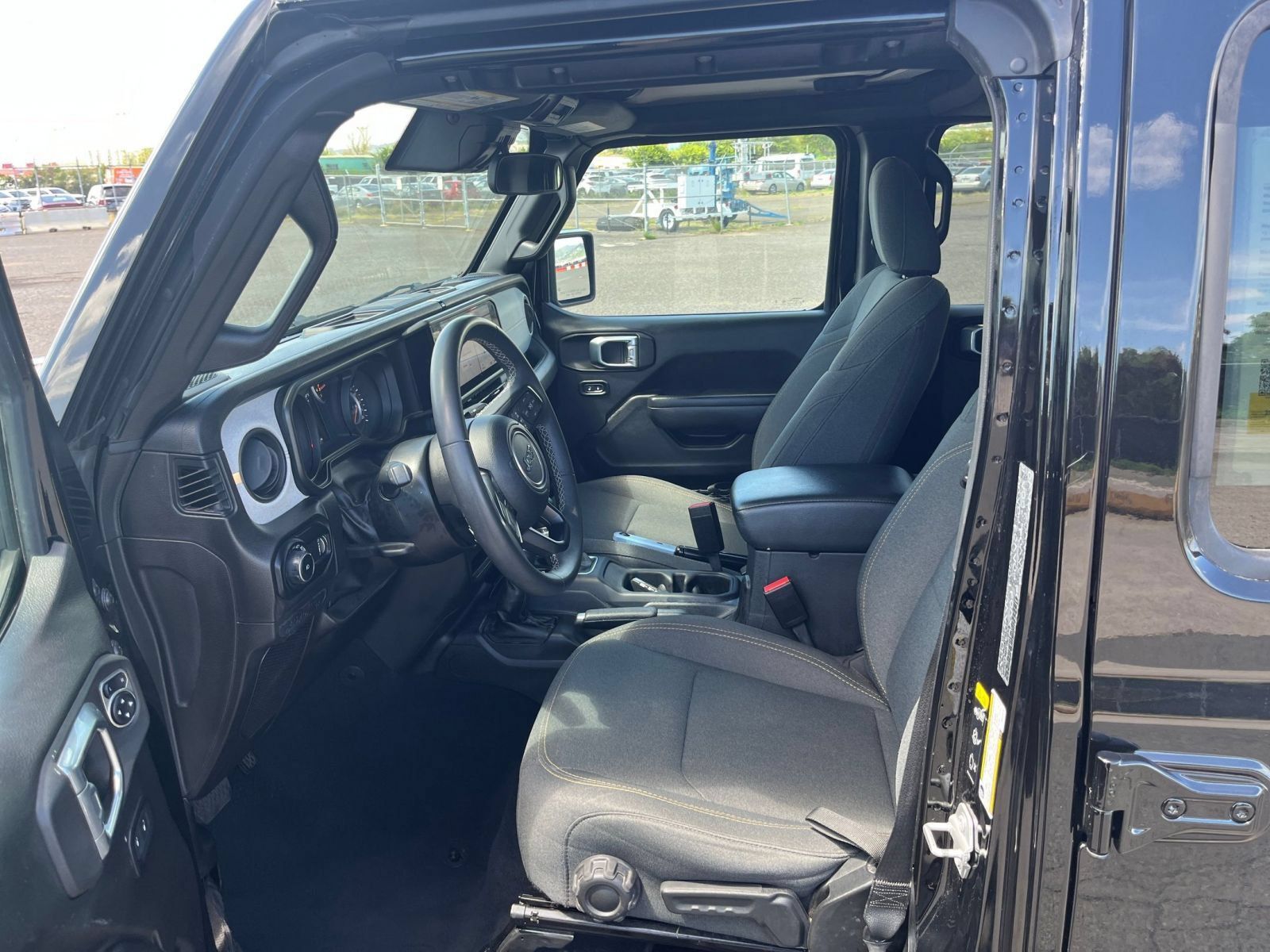 Used 2025 Jeep Wrangler Unlimited Sport AWD/4WD image 21