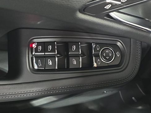 Certified 2026 Porsche Macan AWD/4WD image 21