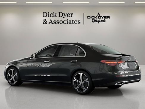 Used 2025 Mercedes-Benz C 300 Sedan image 19