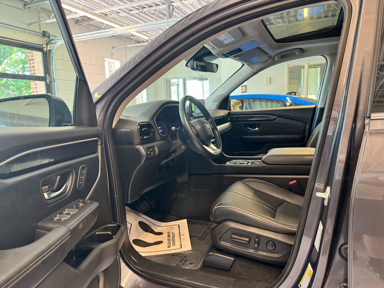 Used 2023 Honda Pilot Elite image 9