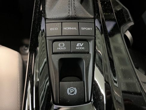 Used 2026 Toyota Camry XLE FWD image 29