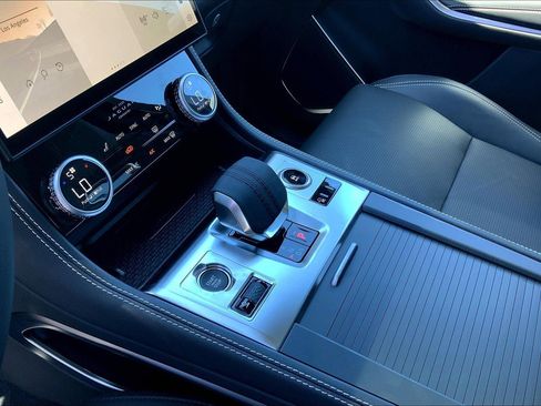 New 2026 Jaguar F-PACE R-Dynamic S image 7