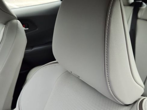 New 2026 Toyota Prius XLE FWD image 13