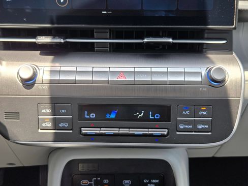 Used 2024 Hyundai Kona SEL FWD image 18