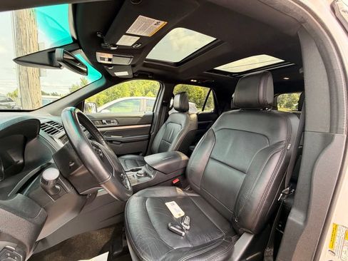 Used 2018 Ford Explorer XLT w/ Equipment Group 202A AWD/4WD image 6