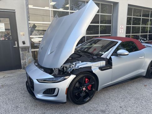 Used 2021 Jaguar F-TYPE R-Dynamic AWD/4WD image 32