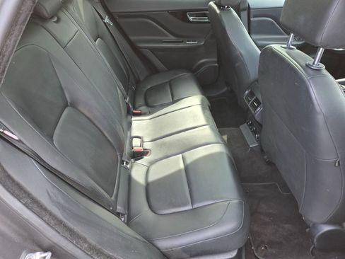Used 2019 Jaguar F-PACE Premium image 14