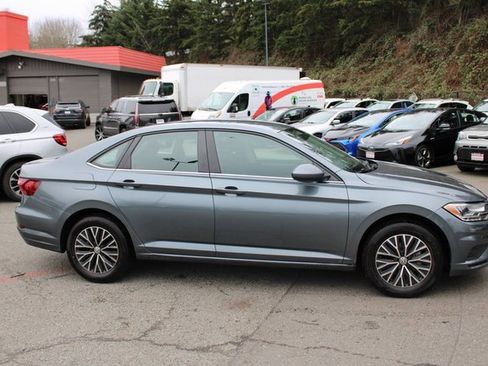 Used 2021 Volkswagen Jetta S image 2