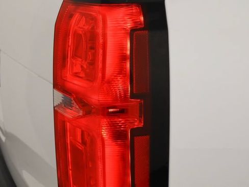 Used 2020 Chevrolet Tahoe 2WD image 35