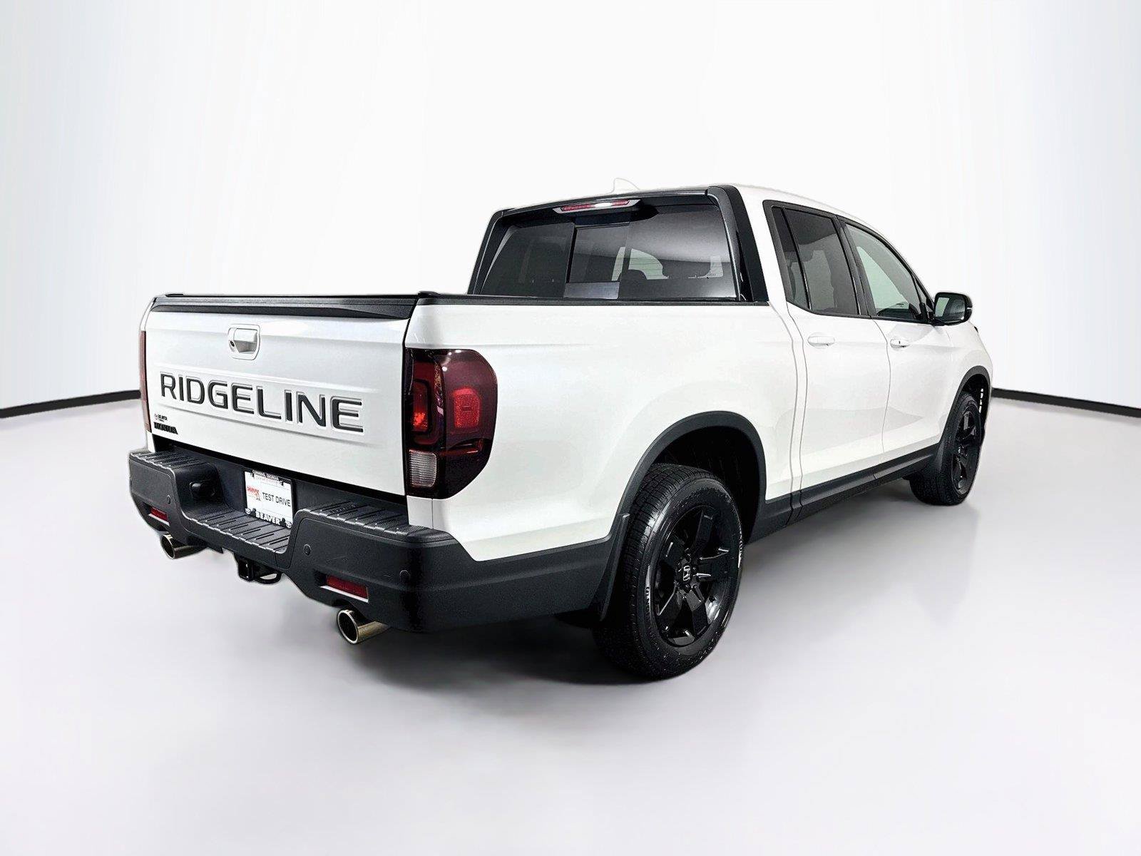Used 2024 Honda Ridgeline Black Edition image 2