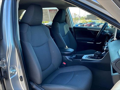 Used 2024 Toyota RAV4 LE image 7