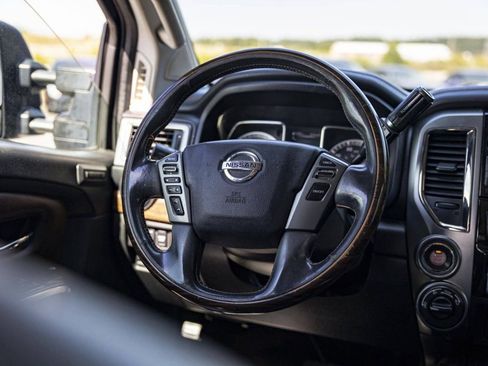 Used 2017 Nissan Titan Platinum Reserve image 10