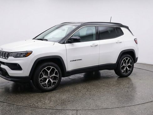 Used 2025 Jeep Compass Limited image 3