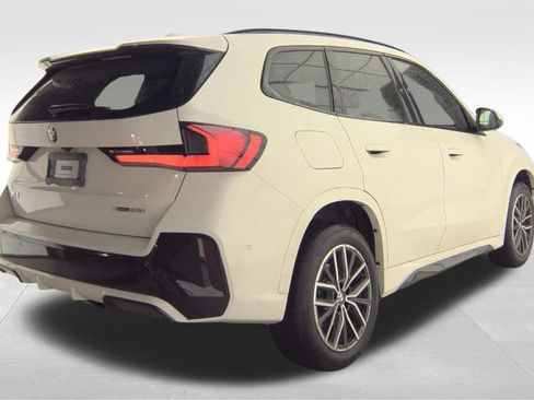 Used 2025 BMW X1 xDrive28i AWD/4WD image 2
