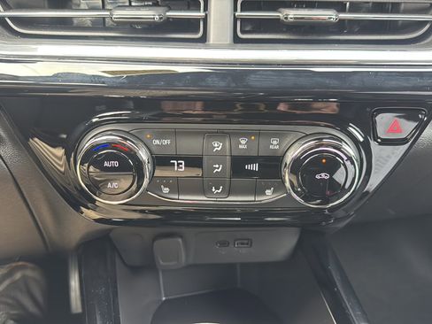 Used 2025 Chevrolet Trax RS w/ Driver Confidence Package image 35