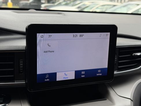 Used 2023 Ford Explorer XLT w/ Equipment Group 202A RWD image 23