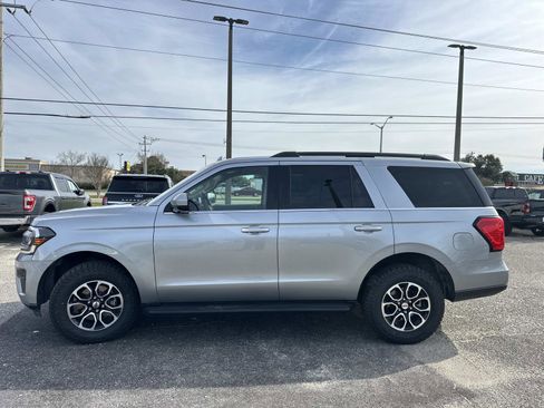 Certified 2024 Ford Expedition XLT image 10