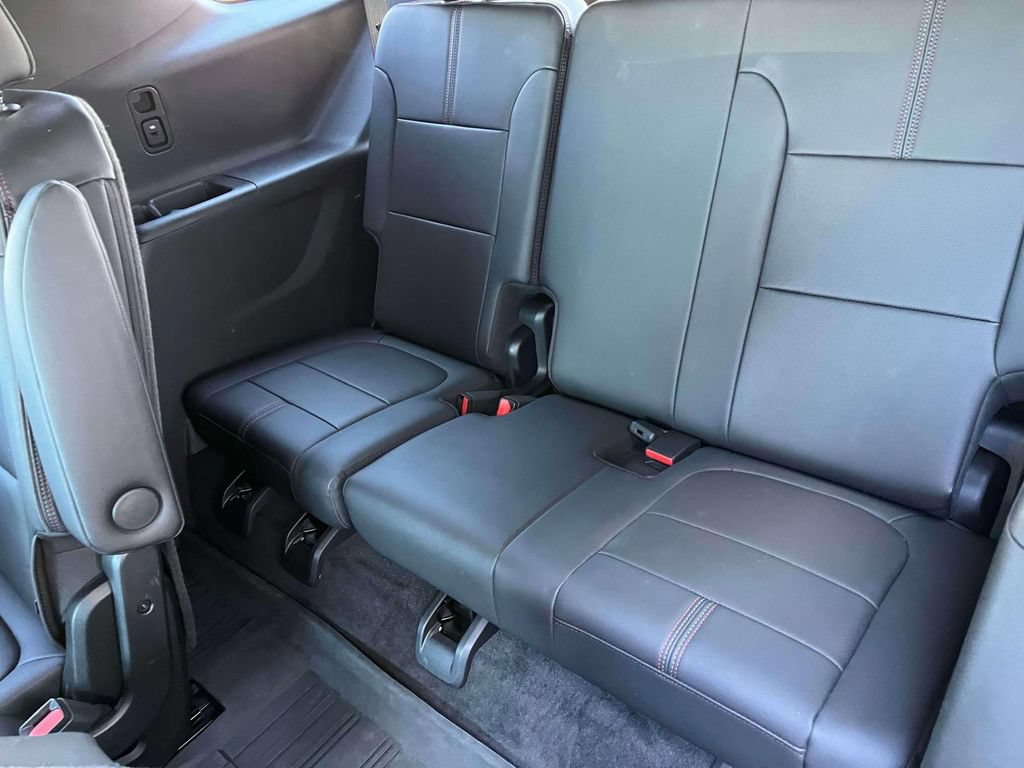 Used 2023 Chevrolet Traverse RS w/ LPO, Floor Liner Package AWD/4WD image 17