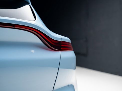 Used 2023 Aston Martin DBX image 27