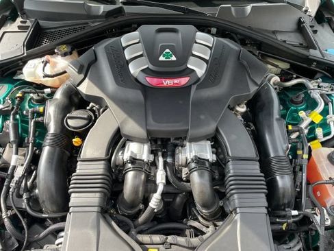 Used 2022 Alfa Romeo Giulia Quadrifoglio RWD image 4