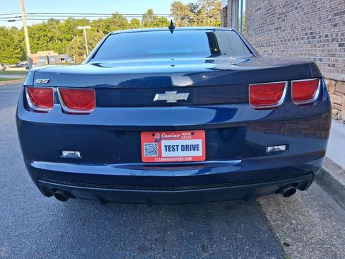 Used 2011 Chevrolet Camaro LS RWD image 4