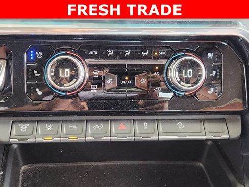 Used 2024 GMC Sierra 2500 Denali Ultimate w/ Max Trailering Package AWD/4WD image 17