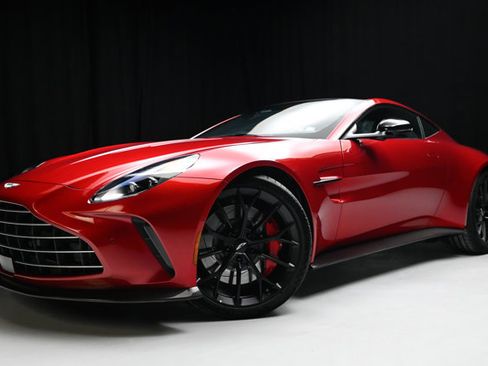 Used 2025 Aston Martin V8 Vantage image 1