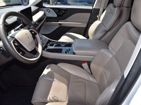 Used 2022 Lincoln Aviator Reserve w/ Equipment Group 201A AWD/4WD image 10