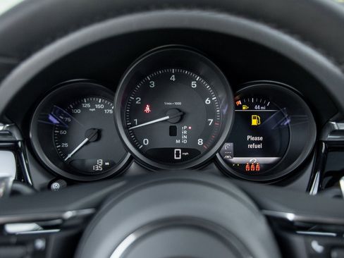 New 2026 Porsche Macan image 28