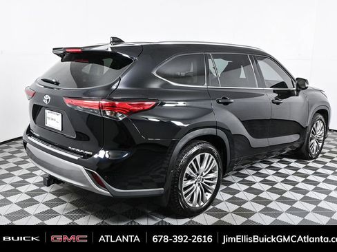 Used 2021 Toyota Highlander Platinum image 28