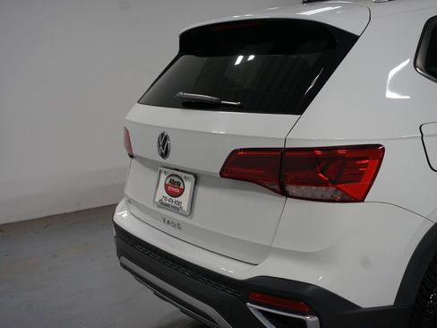 Used 2022 Volkswagen Taos SE FWD image 10